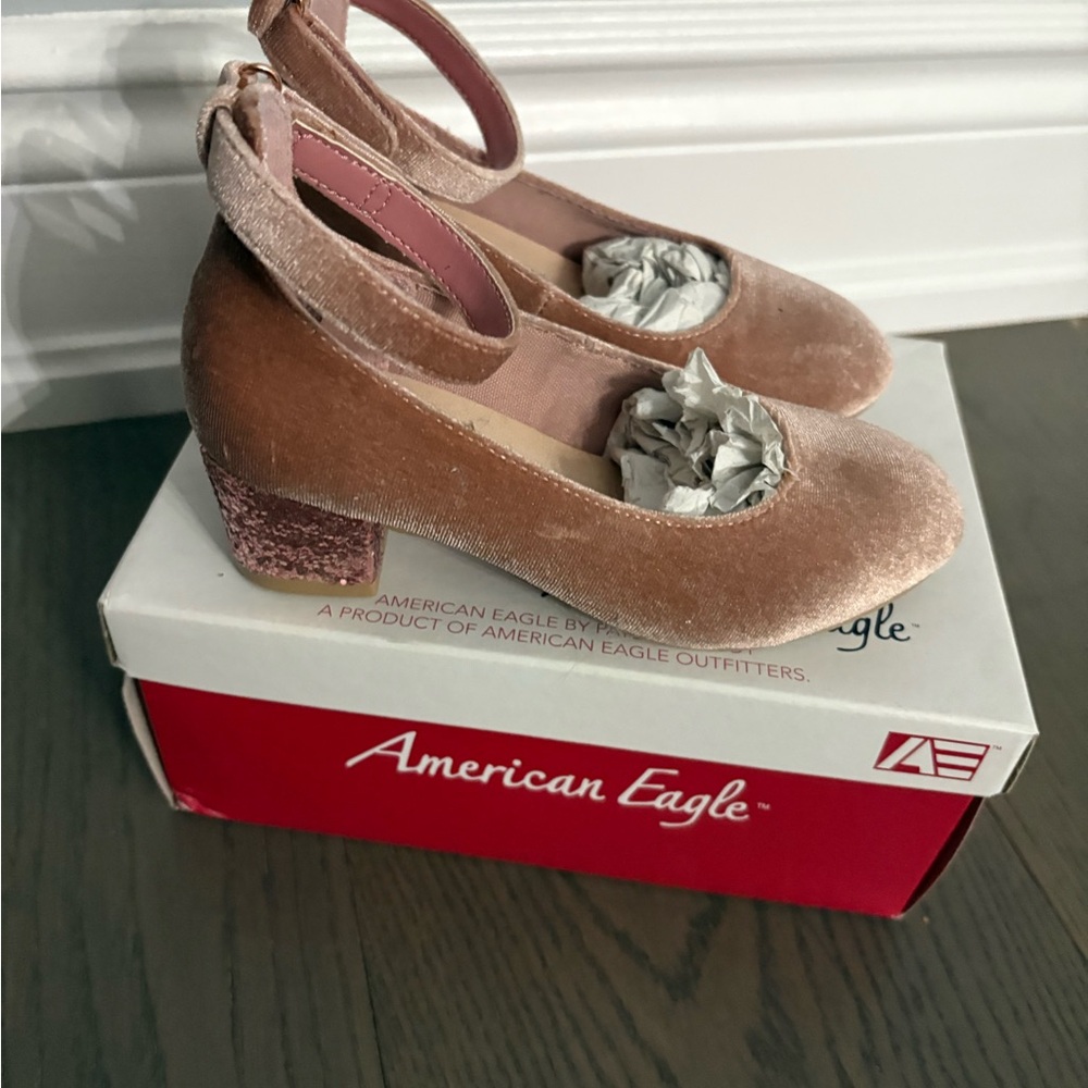 American eagles pink girls shoes sz 10 new in box ret $95